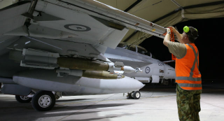 Illustration for article titled Canadian Hornets To Kuwait, Aussie Super Hornets Make Combat Debut